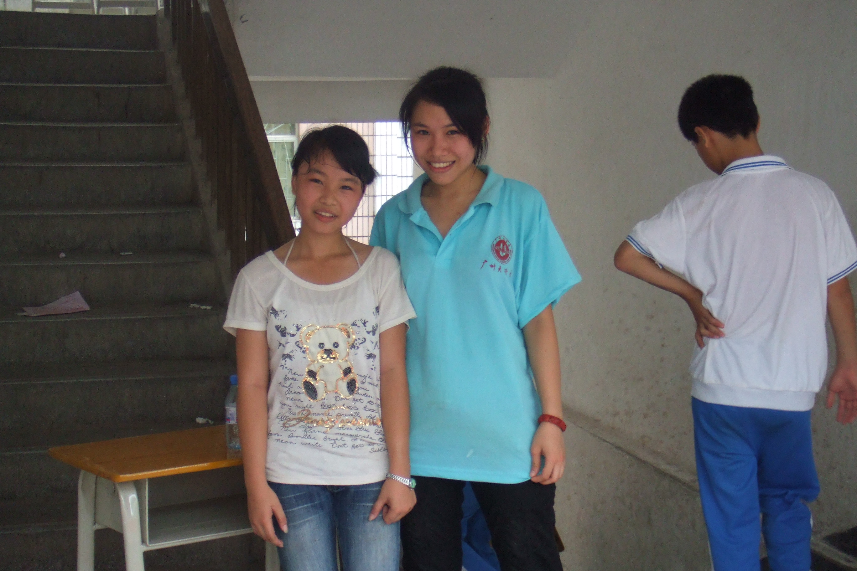 给队员们留下深刻印象的小女生