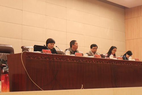 孙亚玲代表大学致辞