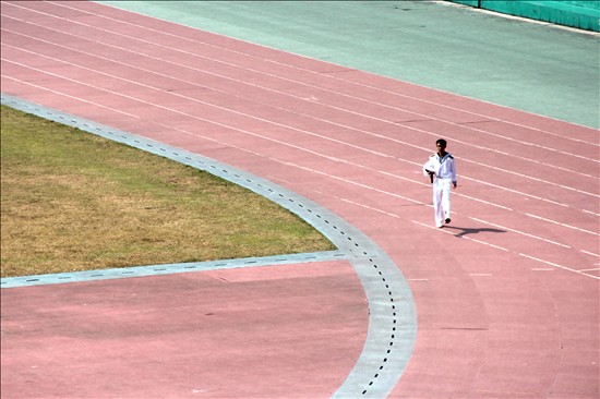 一个人的训练场：迟迟不肯离去“小水手”，独自回忆军训这十五天的点点滴滴