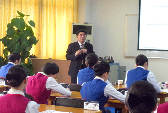 张武保教授做专题讲座