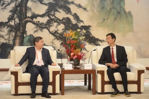 焦方太与叶继奖会谈现场.jpg 伟德bv国际体育