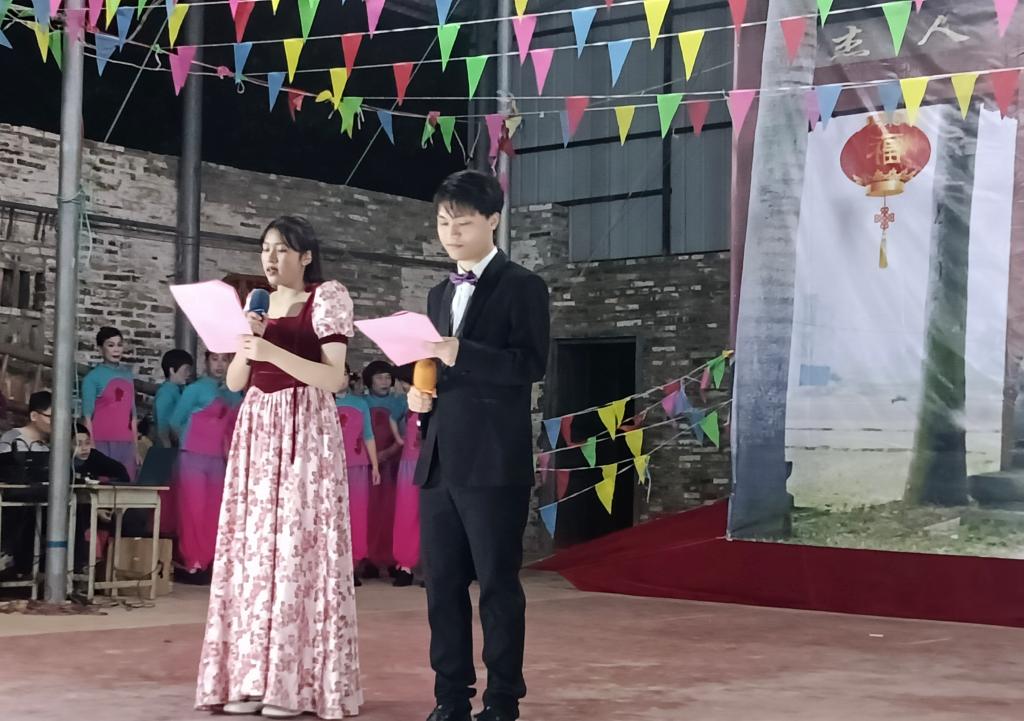 黄冠驹1.jpg 伟德bv国际体育