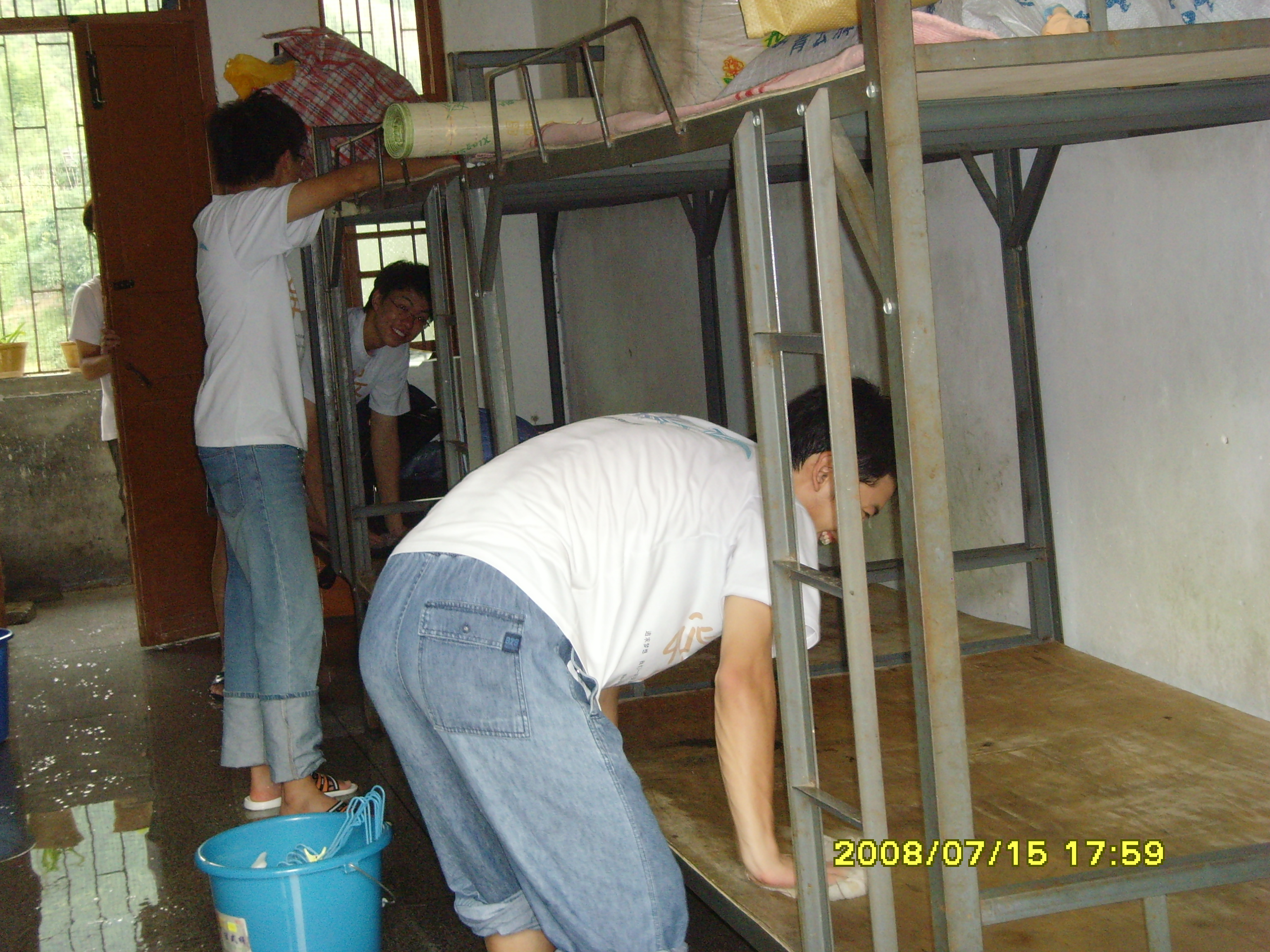 全民出动大扫除