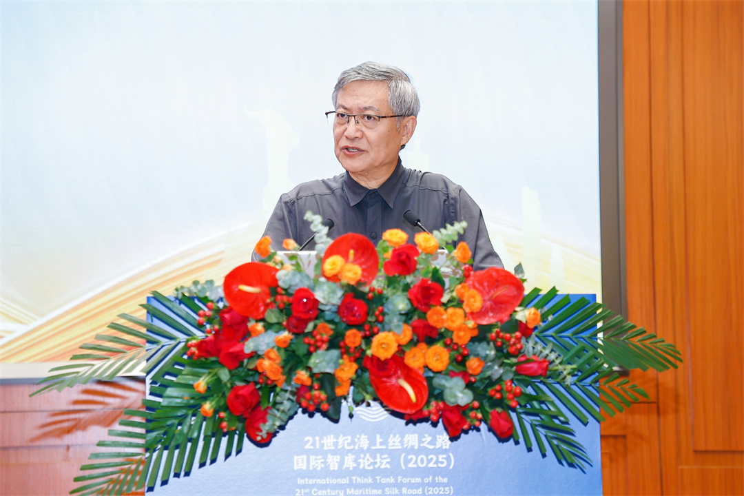 13.张宇燕.jpg 伟德bv国际体育