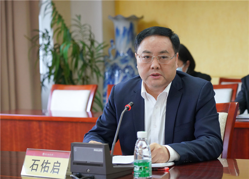 石佑启讲话.jpg 伟德bv国际体育