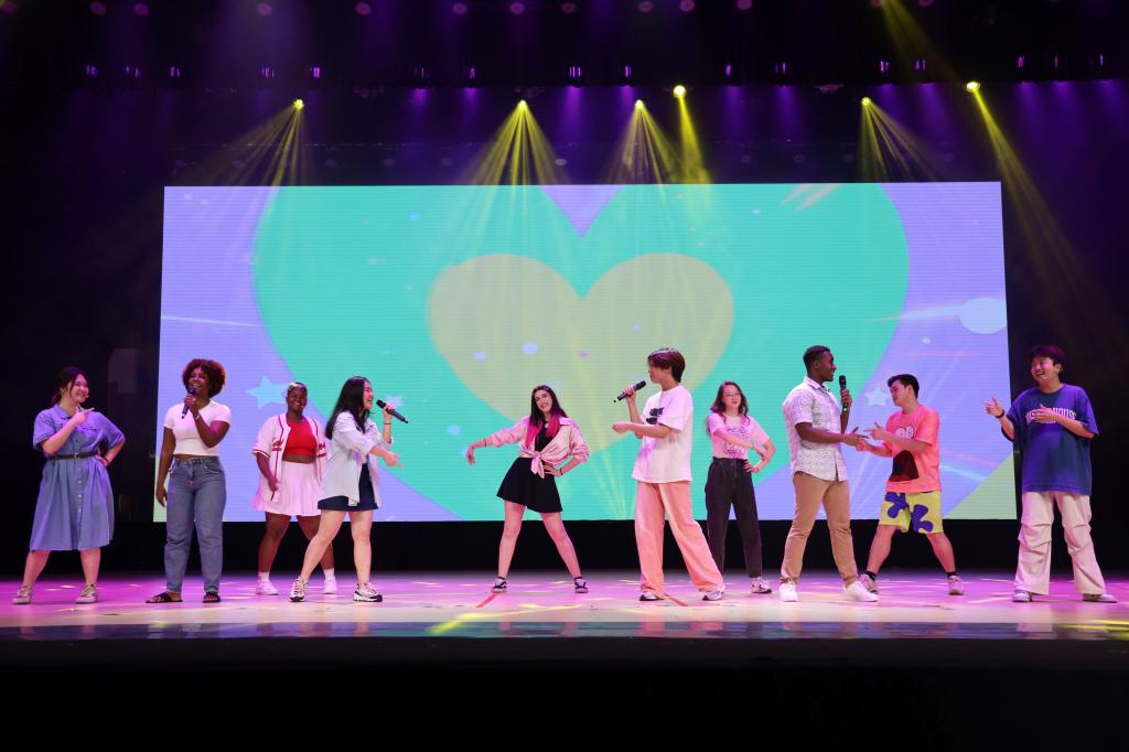 04 歌舞《爱来自广外》.jpg 伟德bv国际体育