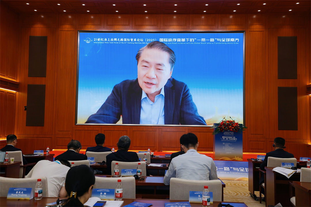 18.王辉耀.jpg 伟德bv国际体育
