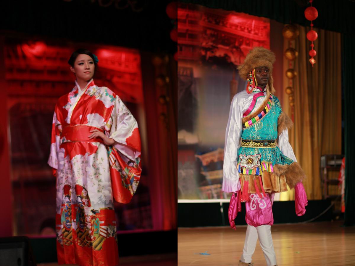 模特队演绎亚洲风情