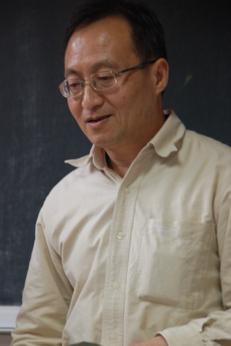 许罗迈鼓励同学们多尝试