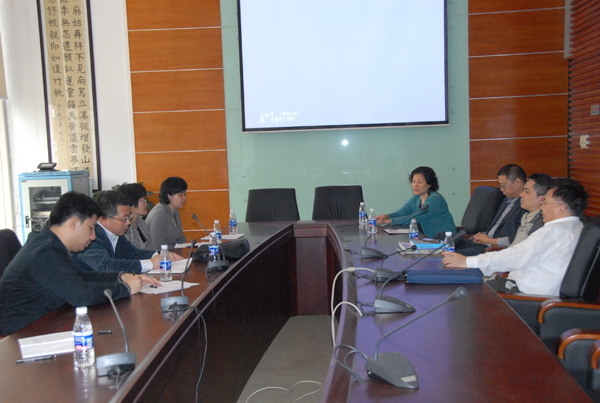 财院一行与暨大管院领导教师座谈