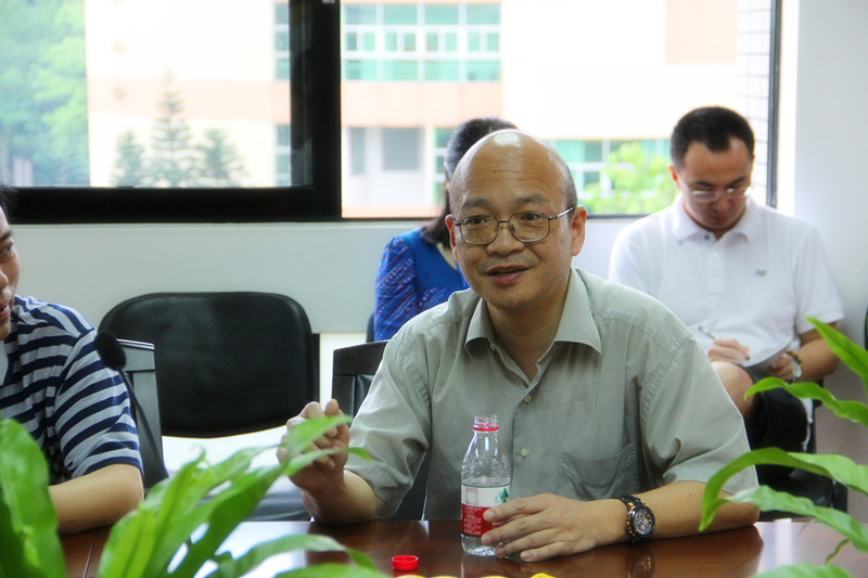 英文学院王文心副教授参加座谈会