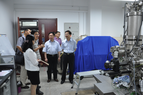 参观苏州纳米科技协同创新中心实验室